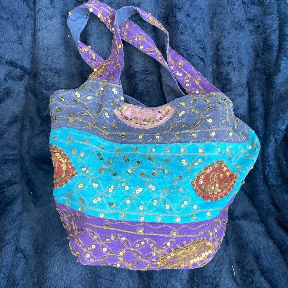 VINTAGE INDIAN SEQUINED EMBROIDERED BOHO BAG.